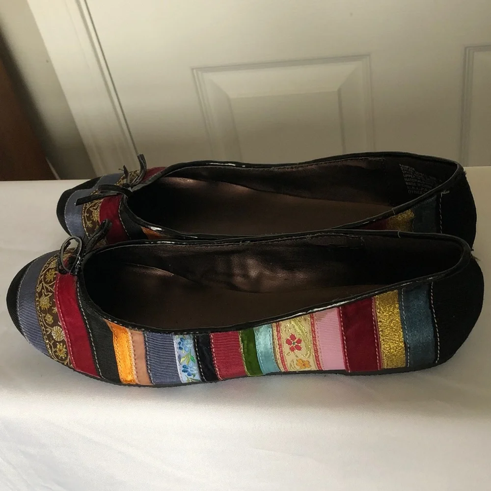 Rampage Women's Colorful Striped Flats - Picture 4 of 8